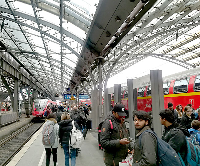 猿でも出来る デュッセルドルフ中央駅からケルン中央駅迄の行き方