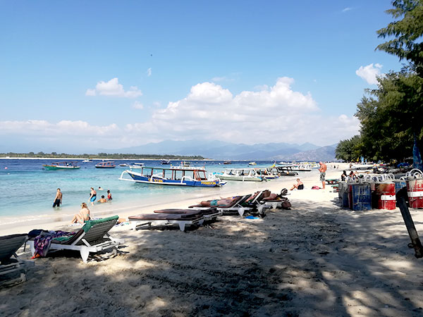 バリ島旅行記25 ギリ ギリトラワンガン到着 雰囲気は良いが部屋がお粗末なホテル 海外女一人旅ブログ